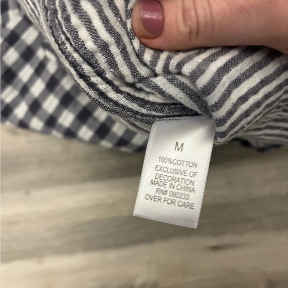 44MM Gray and White button down with pearl snap buttons - Picture 4 of 7